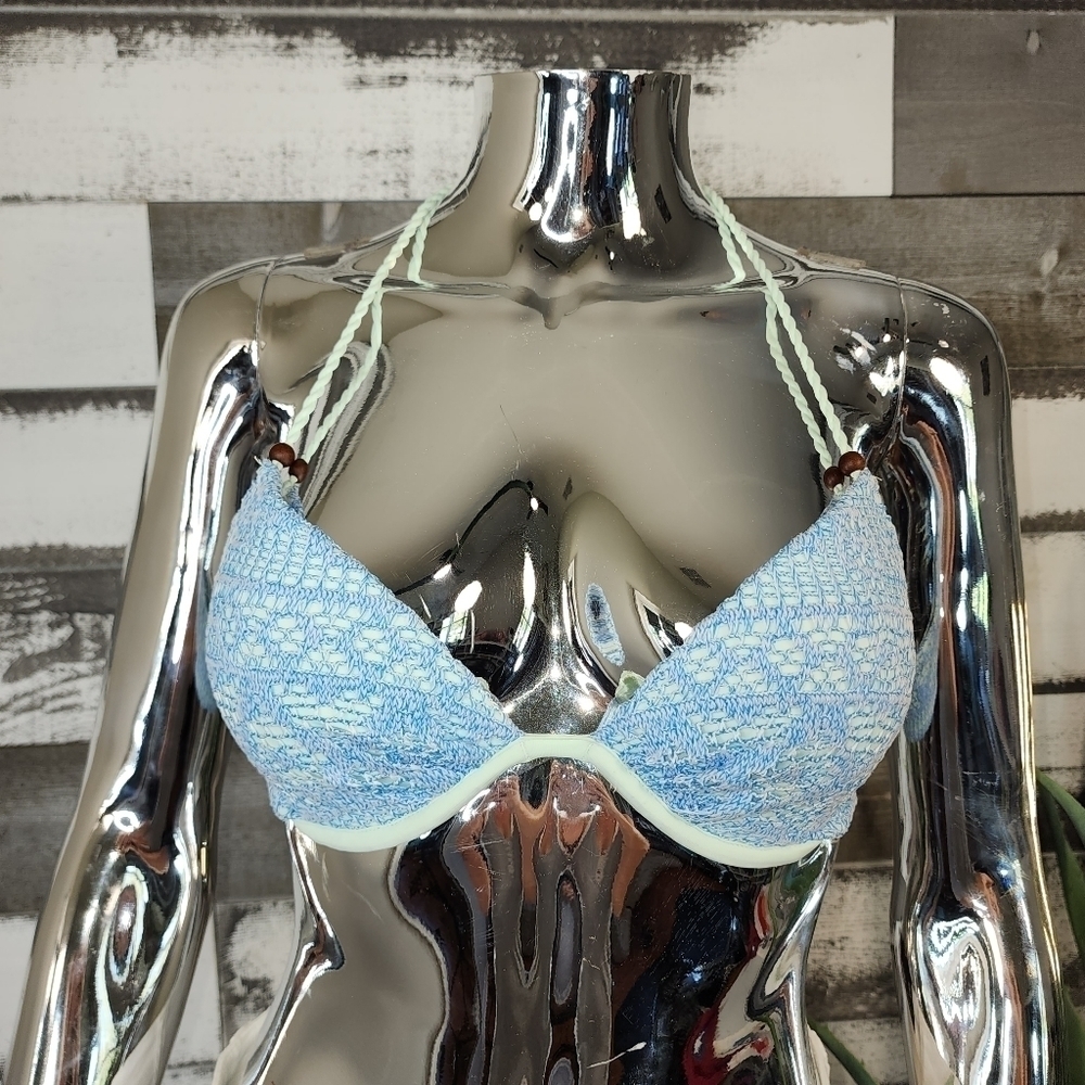 👙VICTORIA secret bathing suit top size 34B